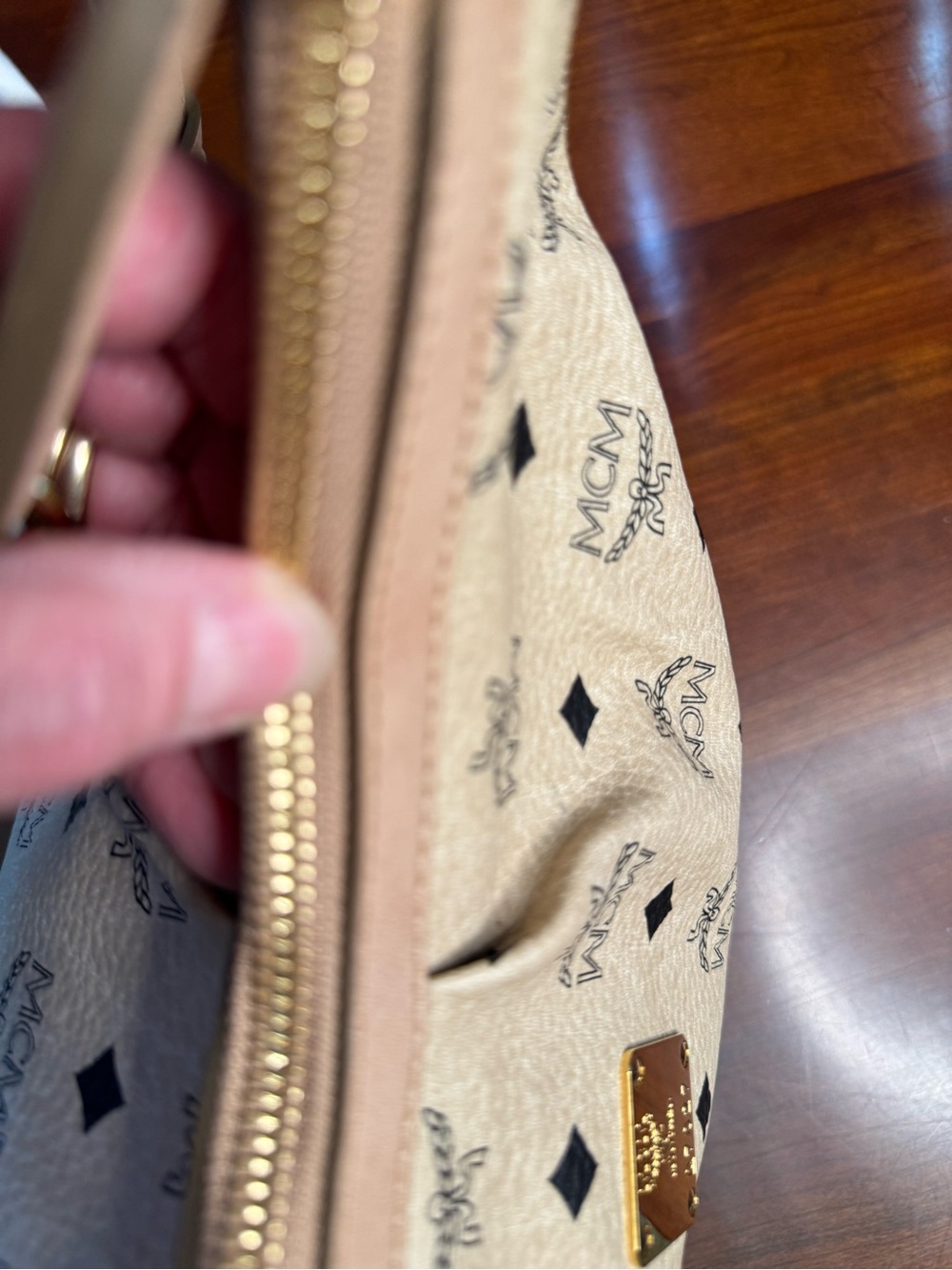 MCM Vintage Visetos 97027 ZipTop Shoulder Bag Tan Leather Gold Hardware NearMint - Picture 10 of 16